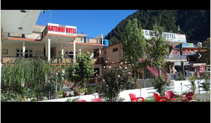 Gateway Hotel Naran Buitenkant foto